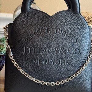 BNWOT VIRAL T&C Heart Leather Bag – Return to Tiffany Black Lowest Price 🖤